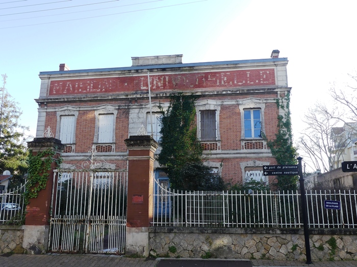 La maison Universelle