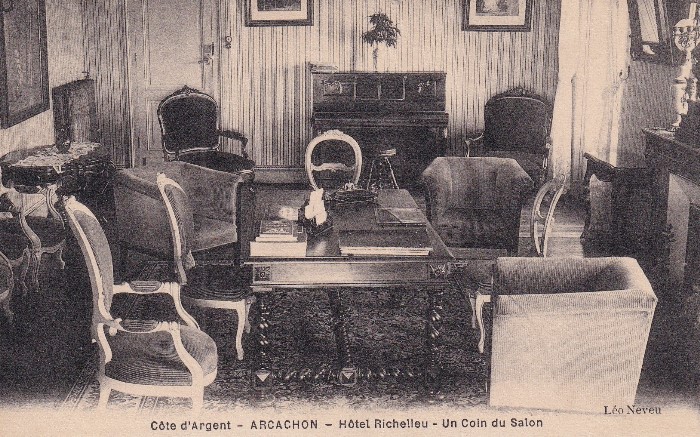Richelieu salon