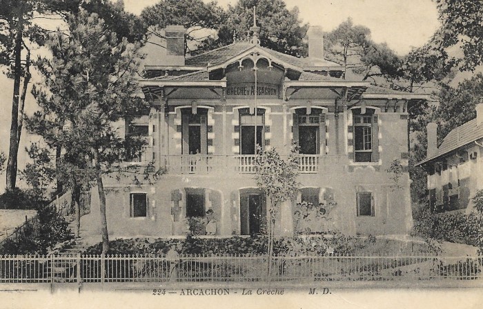 La Crèche 1900