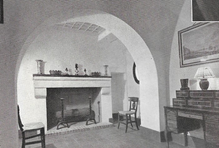 Chemine de living room Totsy